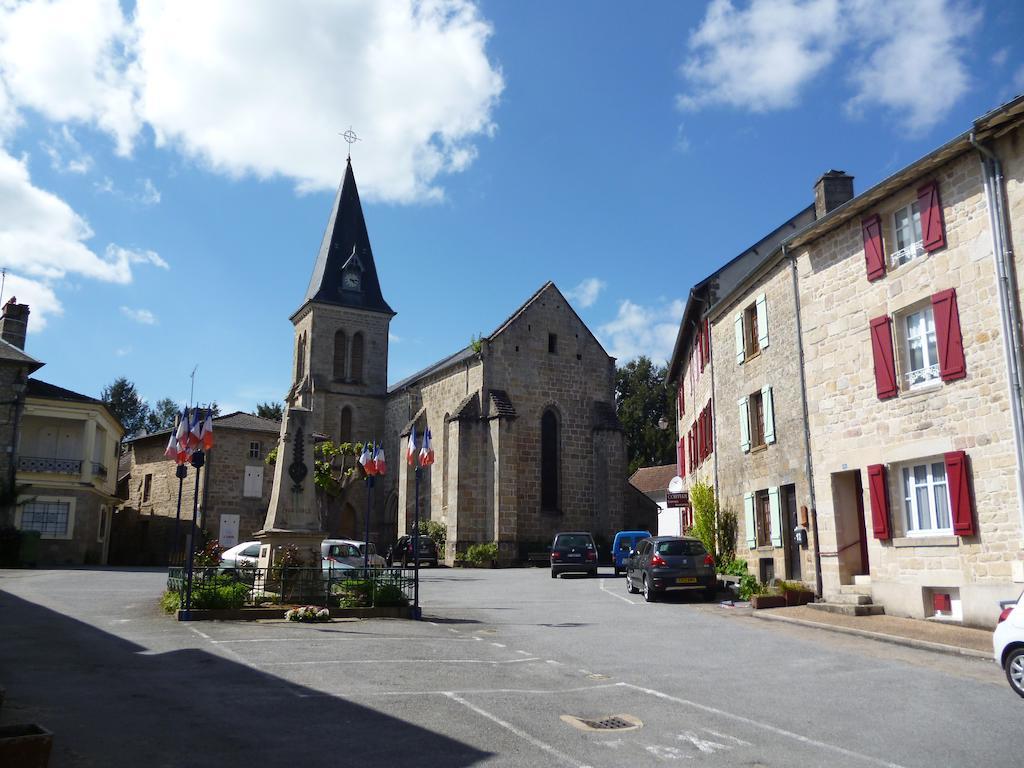 Chambres D'Hotes L'Hirondelle Du Lac Peyrat-le-Château Esterno foto