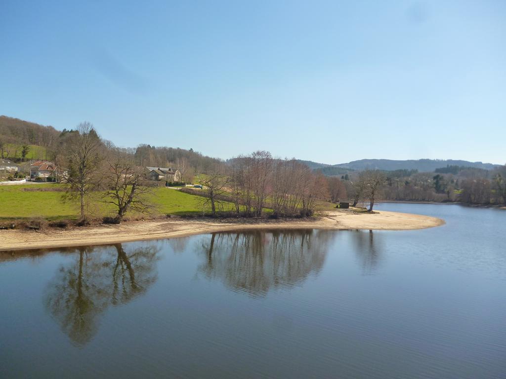 Chambres D'Hotes L'Hirondelle Du Lac Peyrat-le-Château Esterno foto